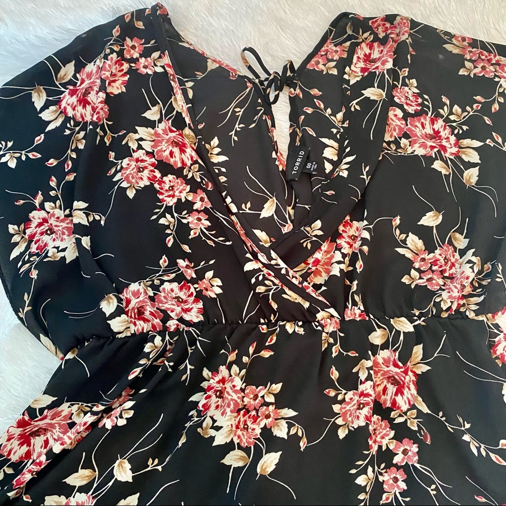 T O R R I D Chiffon Wrap Black Floral Kimono Top - image 6